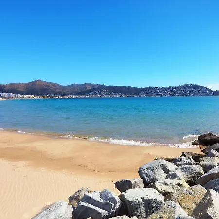 Daire Platja De Roses-7 By Interhome
